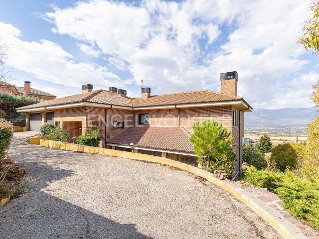 Casa en venta en Soto del Real. Exclusiva residencia con vistas inigualables en Soto del Real. Casas Soto del.