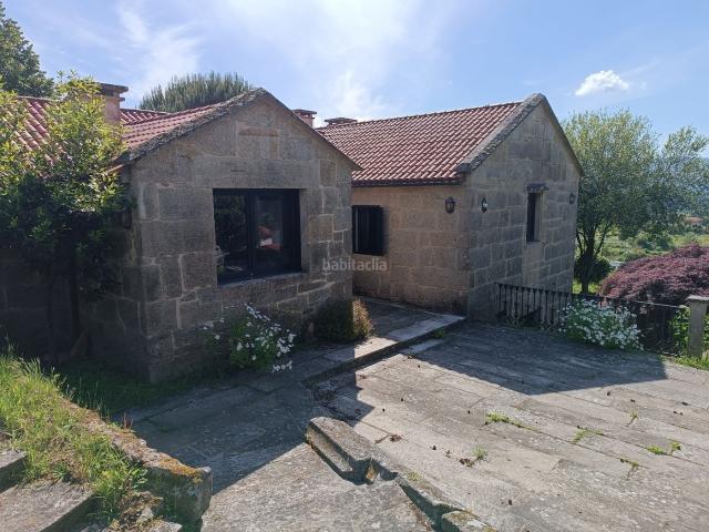 Casa en venta en Soutomaior. casa de piedra restaurada con piscina y jardín en la zona de Arcade Soutomaior. Casas.