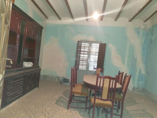 Casa en venta en Tuéjar. Casa a reformar en Tuéjar. Casas.