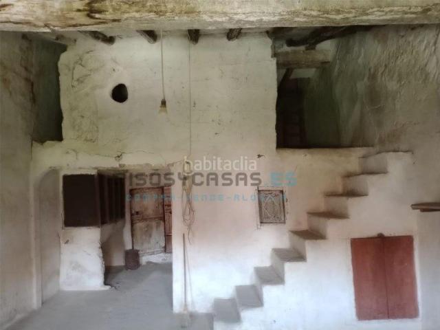 Casa en venta en Tuéjar. CASA EN VENTA EN LA PLAZA MAYO 5 TUEJAR VALENCIA. Casas.