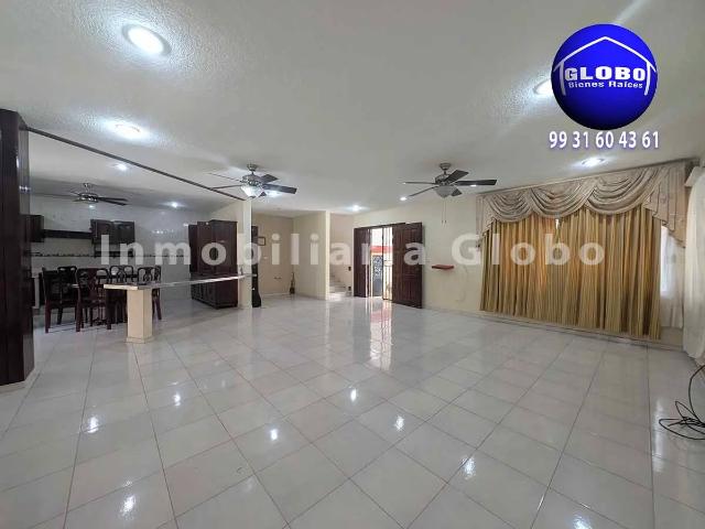 Casa en venta en Tabasco 2000, privada con seguridad y amplios espacios