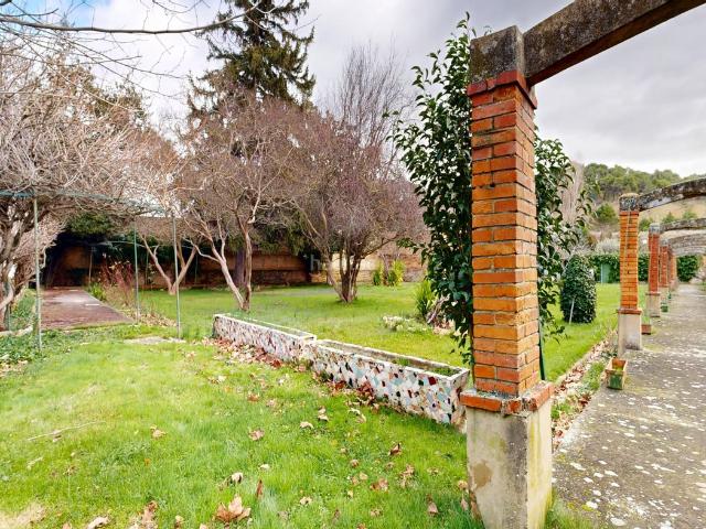 Casa en venta en Tafalla. EDIFICIO CON JARDIN EN EL CENTRO DE TAFALLA. Casas.