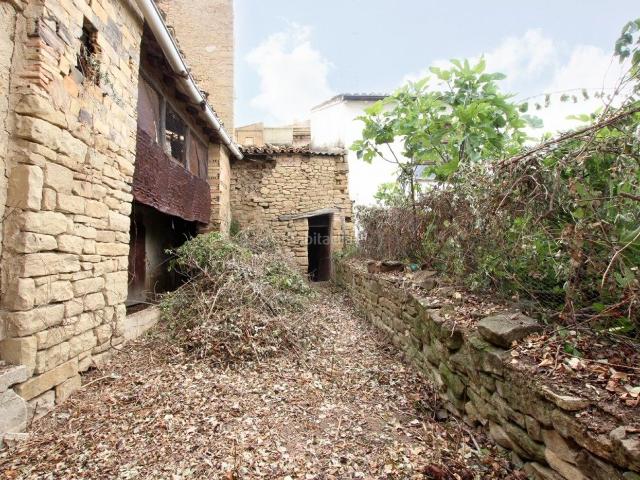 Casa en venta en Tafalla. VENTA! SE VENDE CASA CON PATIO EN TAFALLA EN CALLE POYO Nº11. Casas.