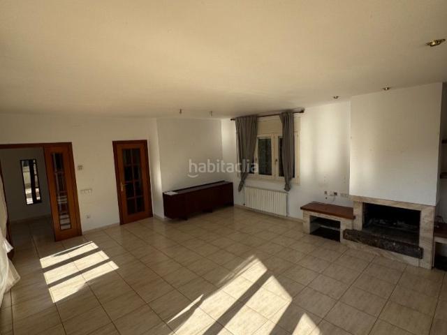 Casa en venta en Taradell. Casa a 4 vents amb jardí a només 5 minuts del centre de Taradell. Casas.