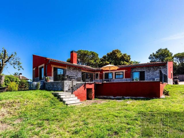 Casa en venta en Taradell. Casa en Venta en Taradell Pueblo. Jardín, Piscina. Casas.