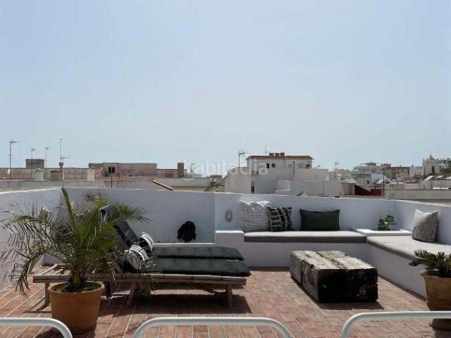 Casa en venta en Tarifa, Tarifa Ciudad. Encanto mediterráneo con terraza privada en el corazón del Casco Antiguo de Tarifa. Casas.