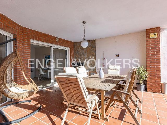 Casa en venta en Tarragona, Urbanitzacions de Llevant Costa Dorada. Exclusiva vivienda con espectaculares vistas al mar y piscina privada. Casas.