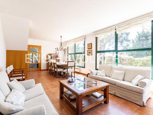 Casa en venta en Tarragona, Sant Pere i Sant Pau Costa Dorada. Descubre un oasis de lujo en Tarragona. Casas.