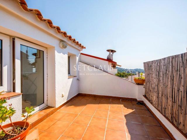 Casa en venta en Teià. Casa impecable con encanto en el corazón de Teià. Casas.