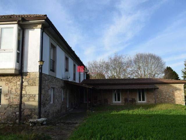 Casa en venta en Teo. Se vende espectacular casa de piedra en Lugar Ribas Teo, a tan sólo 15 minutos en coche de la ciudad de Santiago de Compostela. Casas.