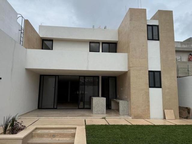 Casa en Venta en Temozón Norte en Pequeña Privada