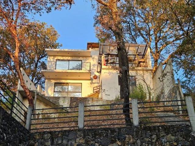 CASA EN VENTA EN TEPOZTLAN, A 5 MINUTOS DEL ZOCALO DEL PUEBLO