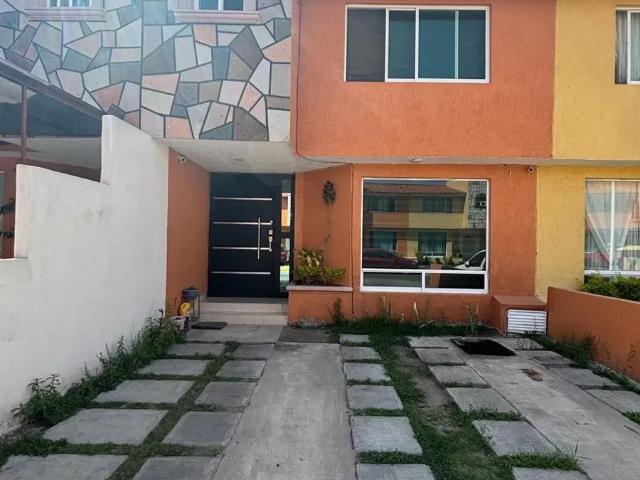 Casa en Venta en Tepetlixco, Tultepec: Espacios Amplios con Excelente Ubicación