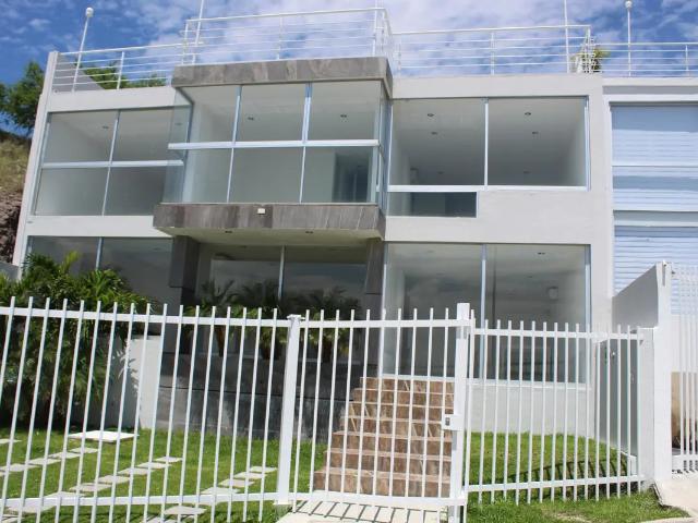 Casa en venta en Tequesquitengo, Jojutla, Morelos