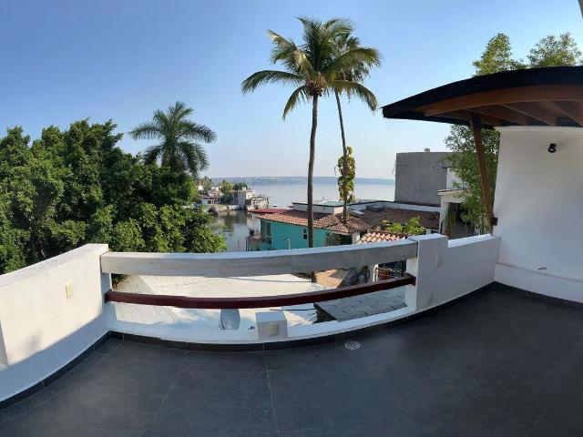 Casa en venta en Tequesquitengo, Jojutla, Morelos