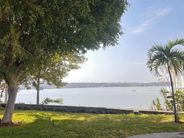 Casa en venta en Tequesquitengo