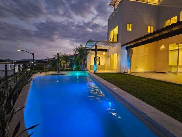 CASA EN VENTA EN TEQUESQUITENGO