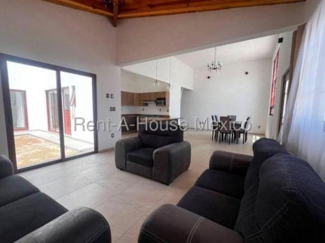 CASA EN VENTA EN TEQUISQUIAPAN CON RECÁMARA EN PB