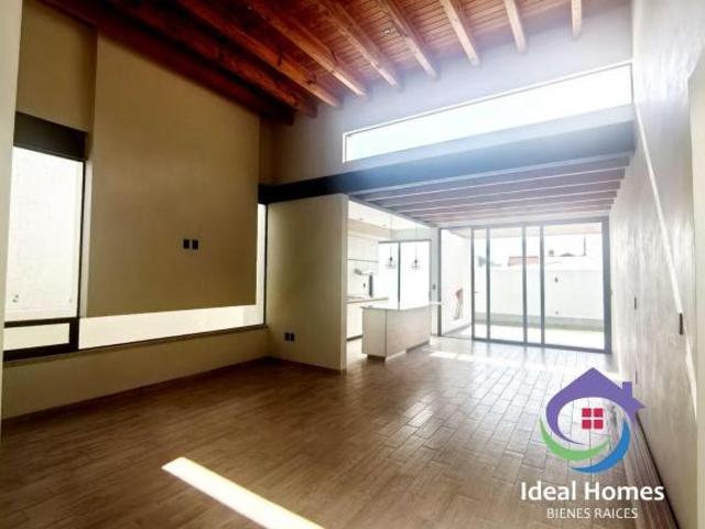 Casa en Venta en Tequisquiapan, De Un Nivel en Fraccionamiento Privado con Vigilancia