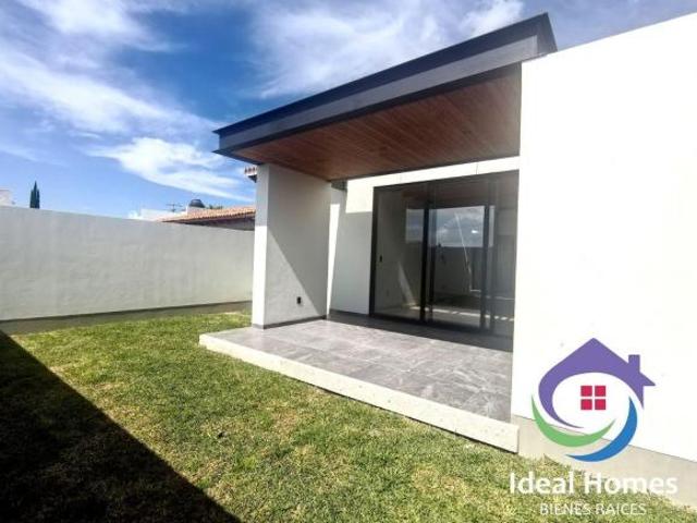 Casa en Venta en Tequisquiapan, De Un Nivel en Fraccionamiento Privado con Vigilancia