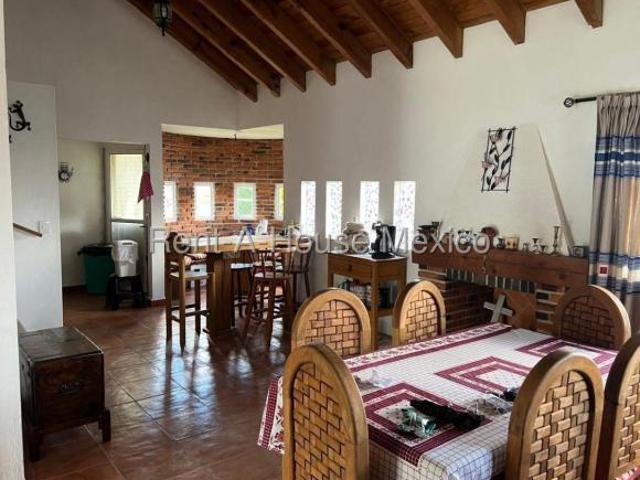 CASA EN VENTA EN TEQUISQUIAPAN DENTRO DE PRIVADA