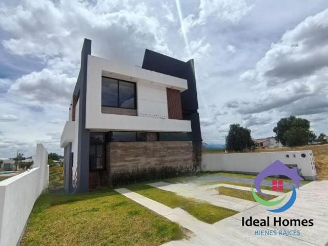 Casa en Venta en Tequisquiapan En Fraccionamiento Con Alberca