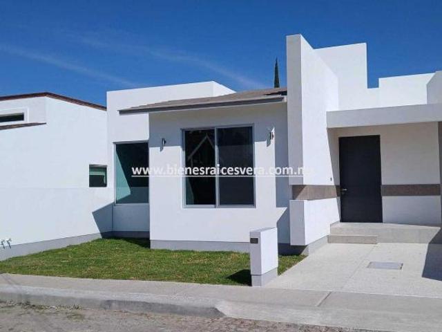 CASA EN VENTA EN TEQUISQUIAPAN EN RESIDENCIAL HACIENDAS. Lua