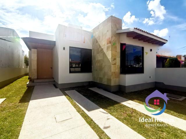 Casa en Venta en Tequisquiapan, De Un Nivel en Fraccionamiento Privado con Vigilancia