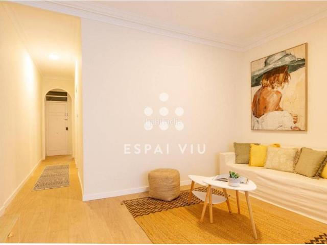 Casa en venta en Terrassa, Barri del Centre. Reforma integral a estrenar en calle peatonal con gran pk. Casas.