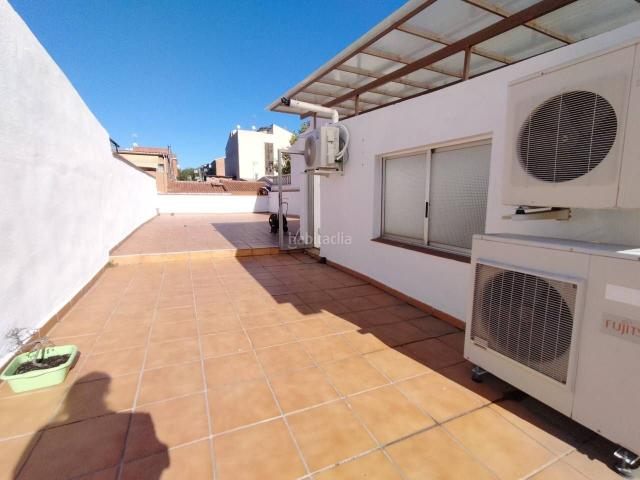 Casa en venta en Terrassa, Ca n'Anglada. Casa reformada con impresionante terraza!. Casas.
