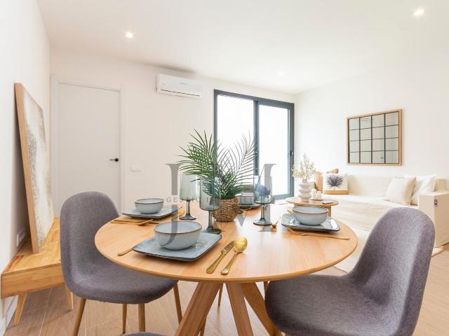 Casa en venta en Terrassa, Ca n'Anglada. Casa totalmente reformada a estrenar. Casas.