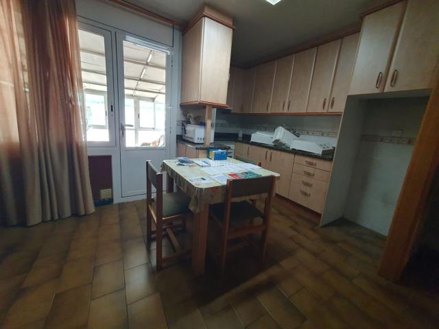 Casa en venta en Terrassa, Ca n'Aurell. 2 cases juntes molt a prop del Centre. Ampli PK de 240m². 10 places. Casas.