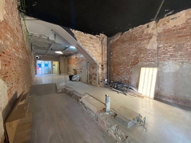 Casa en venta en Terrassa, Ca n'Aurell. con local comercial. Casas.