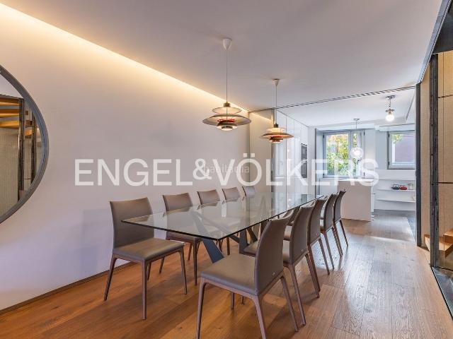 Casa adosada en venta en Terrassa, Ca n'Aurell. Exclusiva casa de diseño en el centro de Terrassa. Casas adosadas.