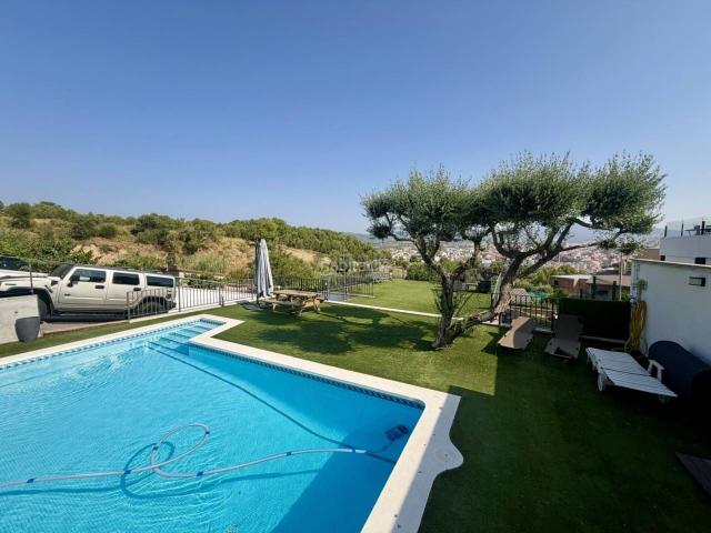 Casa en venta en Terrassa, Can Palet de Vista Alegre. DHABITAT te presenta espectacular casa en Vista Alegre, Terrassa. Casas.