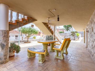Casa en venta en Terrassa, Can Palet de Vista Alegre. Casa 4 vientos unifamiliar con piscina y vistas inmejorables. Casas.