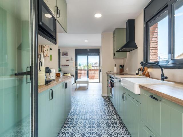 Casa en venta en Terrassa, Can Palet de Vista Alegre. Exclusiva casa adosada seminueva con espectaculares vistas en Terrassa. Casas.