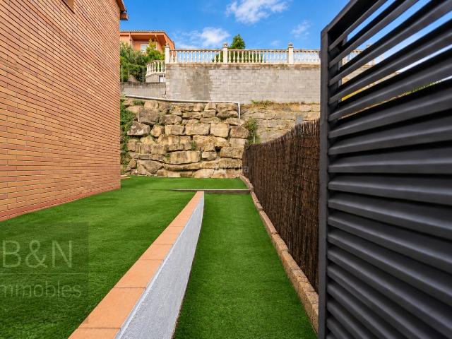 Casa en venta en Terrassa, Can Palet de Vista Alegre. Una casa donde el espacio, la luz y la naturaleza se viven de otra manera. Casas.