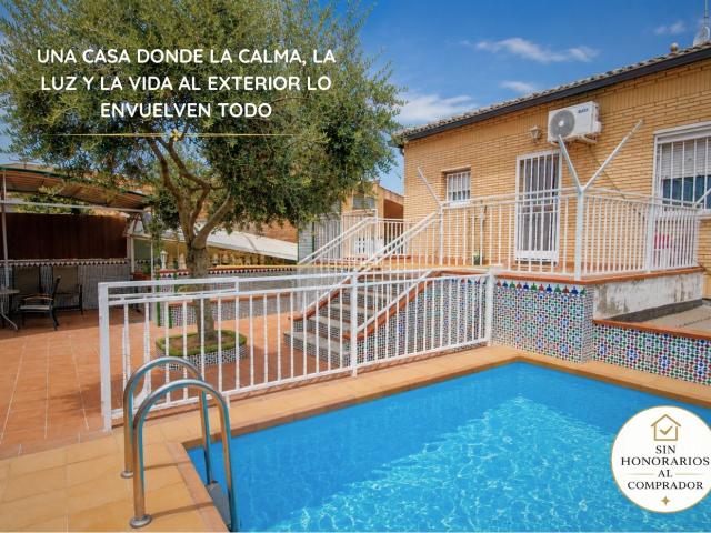 Casa en venta en Terrassa, Can Parellada. Una casa donde la calma, la luz y la vida al exterior lo envuelven todo. Casas.