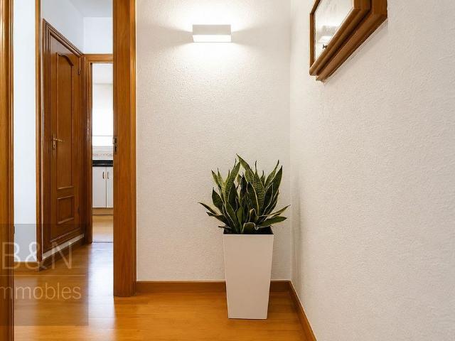 Casa adosada en venta en calle De Wagner, Terrassa, de 170 m² 4 habitaciones por 399.900