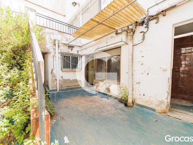 Casa en venta en Terrassa, Les Arenes La Grípia Can Montllor. AMPLIA CASA EN LA GRIPIA. Casas.