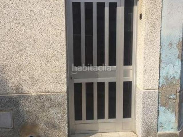 Casa en venta en Terrassa, Plaça Catalunya Escola Industrial. Terrassa Barcelona. EN RENTABILIDAD se vende alquilado, no se puede visitar ni hipotecar. Casas.