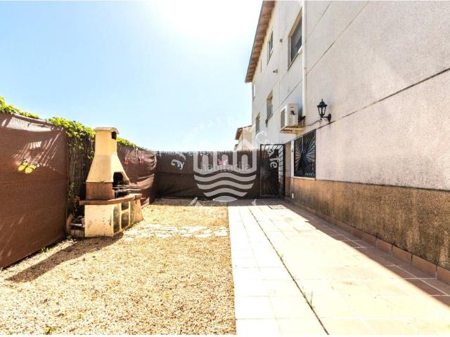 Casa en venta en Terrassa, Roc Blanc. BUSCAS CASA EN EL ROC BLANC?. Casas.