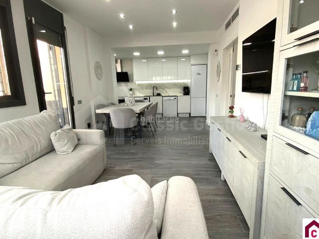 Casa en venta en Terrassa, Roc Blanc. CASA PLANTA UNICA 104 m² ROC BLANC Terrassa 4hb 2b. Casas.
