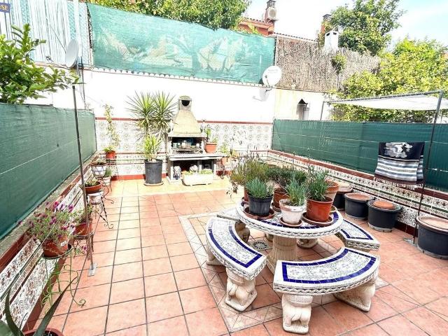 Casa en venta en Terrassa, Roc Blanc. ESPECTACULAR CASA CON TERRAZA DE 60 M2, PARKING Y BARBACOA EN LA MAURINA. Casas.