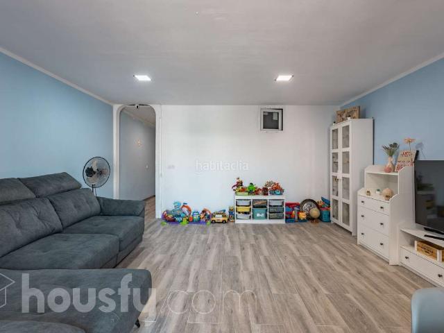 Casa en venta en Terrassa, San Pere. Casas.