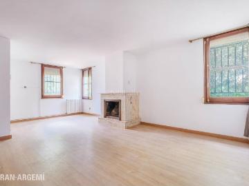 Casa en venta en Terrassa, Sant Llorenç. Casa en Venta en Terrassa la Font de la Espardenyera. Casas.