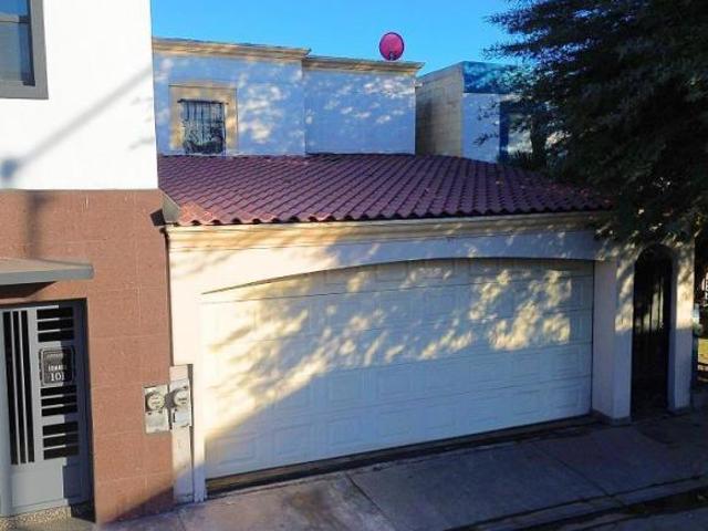 CASA EN VENTA EN TERRAZAS DEL SOL 4