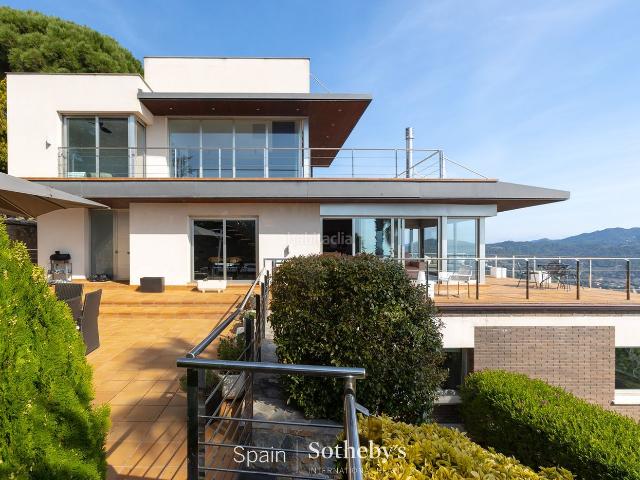 Casa en venta en Tiana. Sofisticada finca mediterránea cerca de Barcelona. Casas.