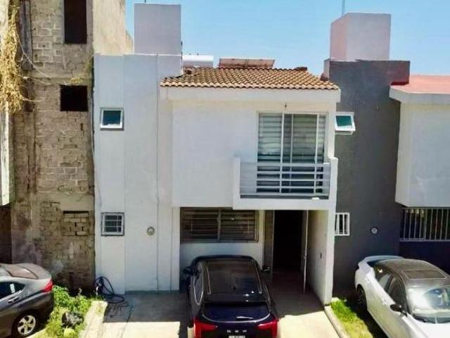 Casa en venta en Parques de Tesistan, Tierra Residencial, Zapopan, con recámara en planta baja